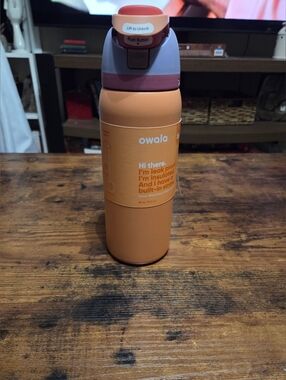 *New* Owala Insulated Bottle in Peach with Lavender Pink Lid